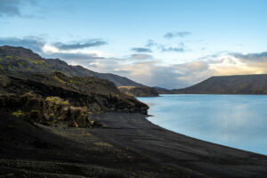 Laugarvatn, plage de sable noir