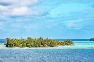 Un petit motu à Bora Bora, en Polynésie française